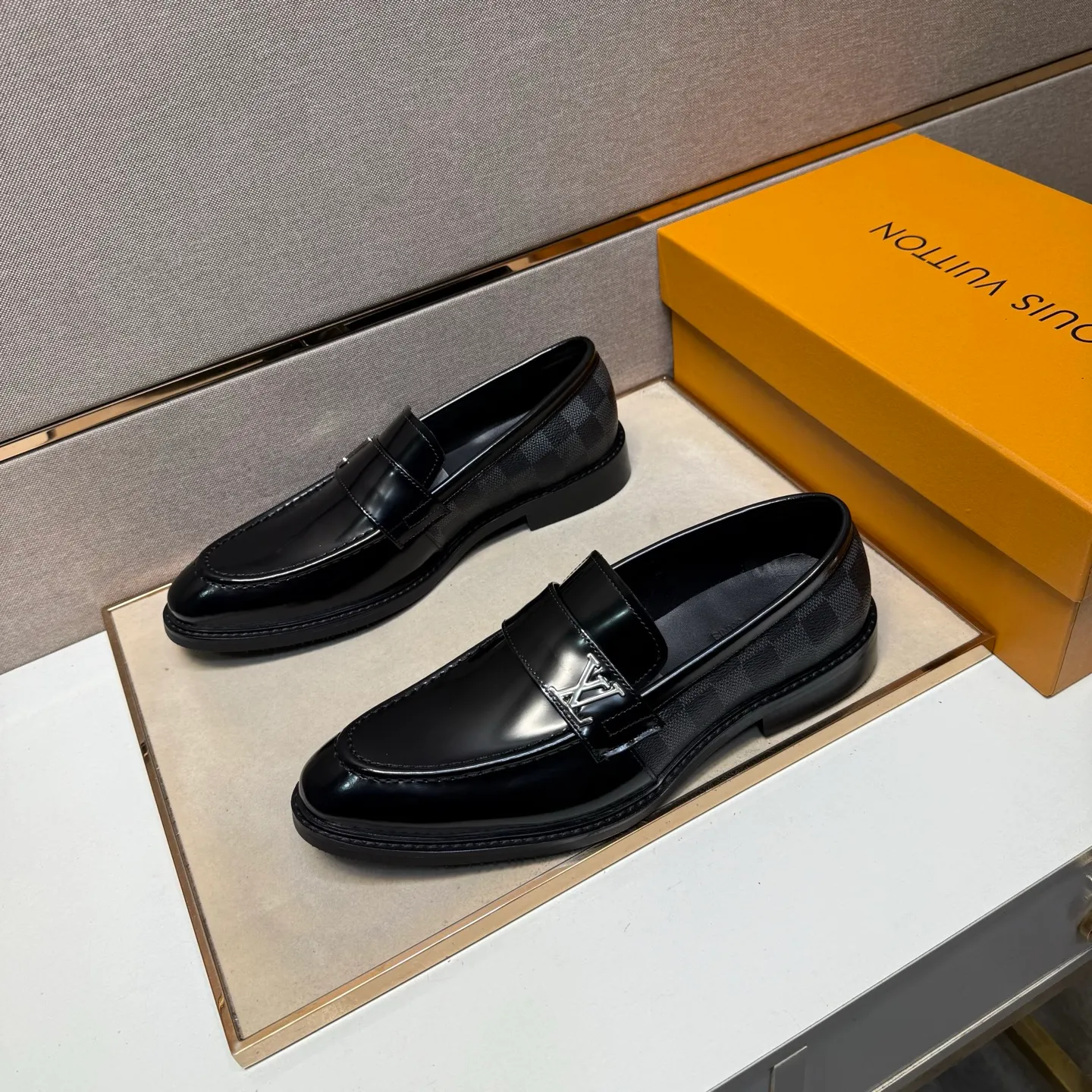 Men's men's shoes 💰pp462【LV～】Men's casual leather shoes 2025z cabinet sales simultaneously 🔶Size: 39-44#️⃣ 🔷2 colors🔜The upper is made of multi-material splicing➕Cow leather lining, comfortable and breathable, sole: original comfortable and wear-resistant outsole, ⚠️real thing📱photographed🎬real thing is better📢📢📢